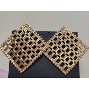 Vintage RICHELIEU Signed Gold Tone Basket Weave Square Stud Pierced‎ Earrings